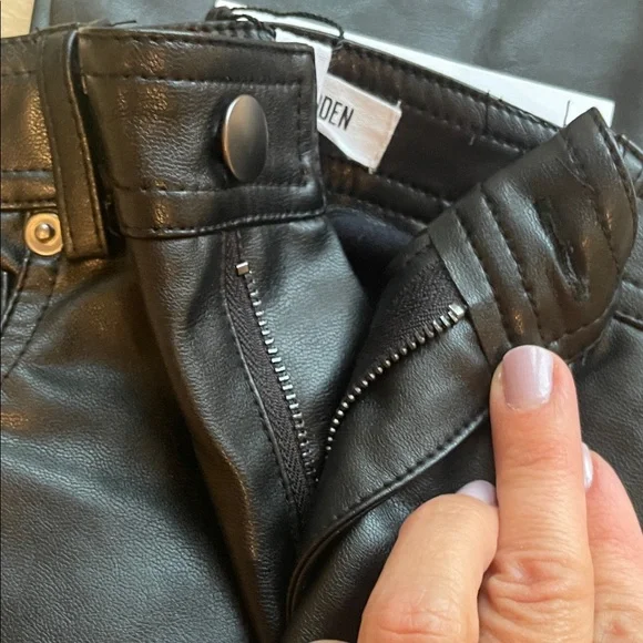 NWT Steve Madden woman’s faux leather Jean style black - Picture 8 of 8